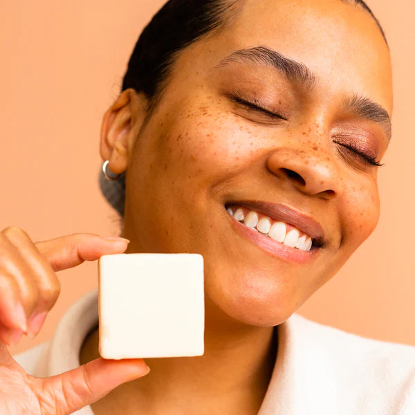 Barre démaquillante au squalane et à la vitamine E