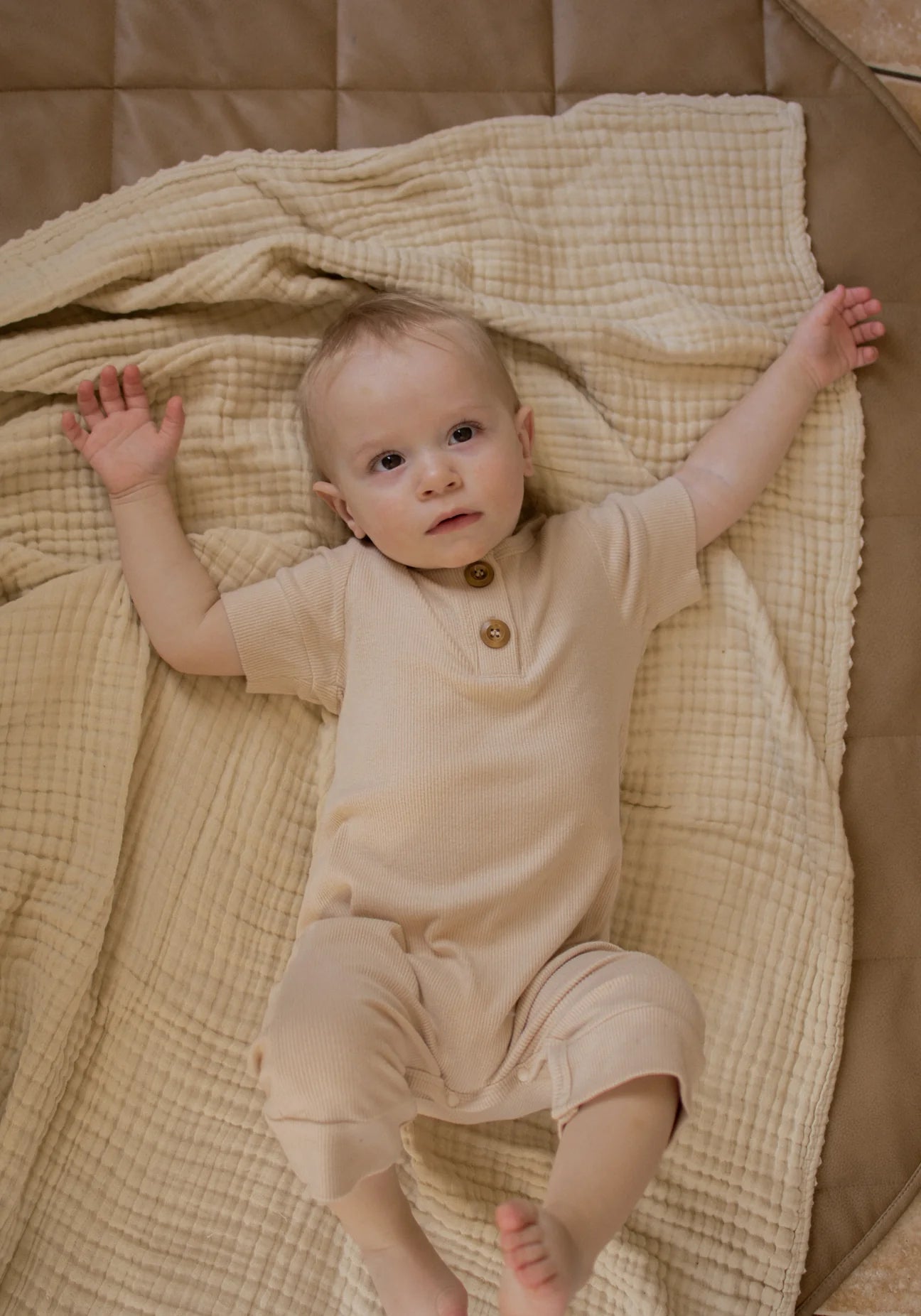 Onesie évolutif court crème en bambou côtelé