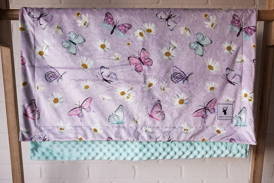 Couverture de minky - Papillon et marguerite/ plush mauve